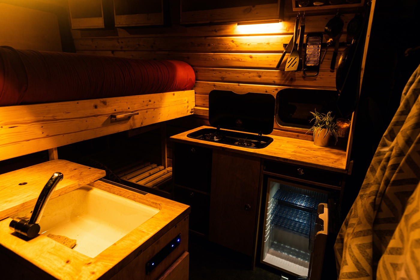 amys_campers_rod_kitchen